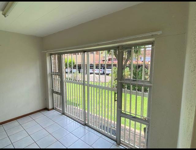 2 BEDROOM TOWNHOUSE FOR SALE IN BRACKENDOWNS